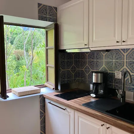 Maison Traditionnelle Areosa *