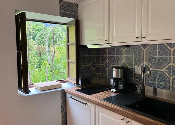 Maison Traditionnelle Areosa *